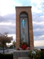 La statua della Madonnina del Pescatore